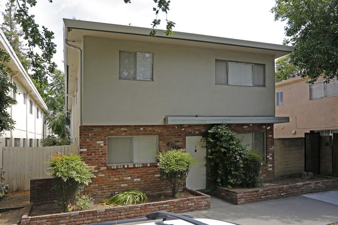 2311 I St in Sacramento, CA - Building Photo