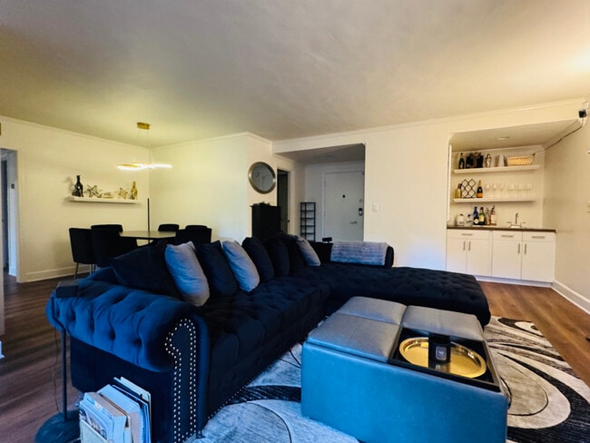 property at 7560 Hollywood Blvd