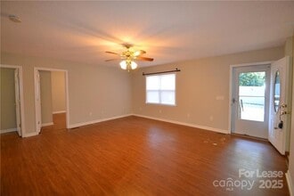 1212 Beechwood Dr in Newton, NC - Building Photo - Building Photo