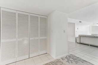 2778 S Ocean Blvd in Palm Beach, FL - Building Photo - Building Photo