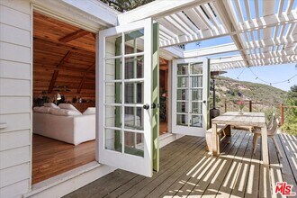 1555 Fernwood Pacific Dr in Topanga, CA - Building Photo - Building Photo