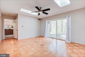 8428 Magruder Mill Ct in Bethesda, MD - Building Photo - Building Photo