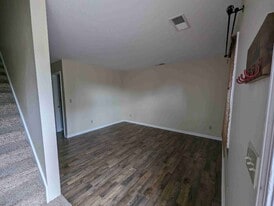 5833 Benton Rd in Paducah, KY - Building Photo