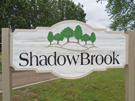 Shadowbrook in Clinton, MS - Building Photo