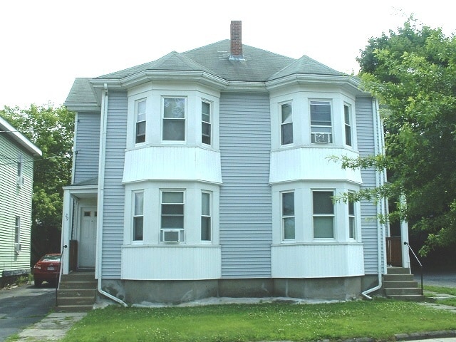 29 Gorham St, Unit 1 in Waltham, MA - Building Photo - Building Photo