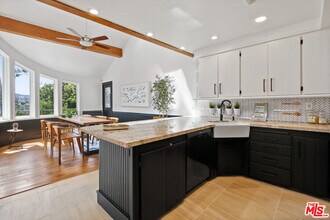 3553 Cody Rd in Los Angeles, CA - Building Photo - Building Photo
