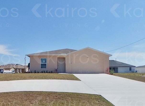826 Wilmington Pkwy in Cape Coral, FL - Foto de edificio