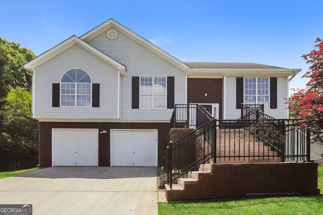 6001 Ambassador Dr in Mcdonough, GA - Foto de edificio