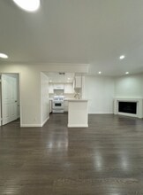 13012 Riverside Dr in Los Angeles, CA - Foto de edificio - Building Photo