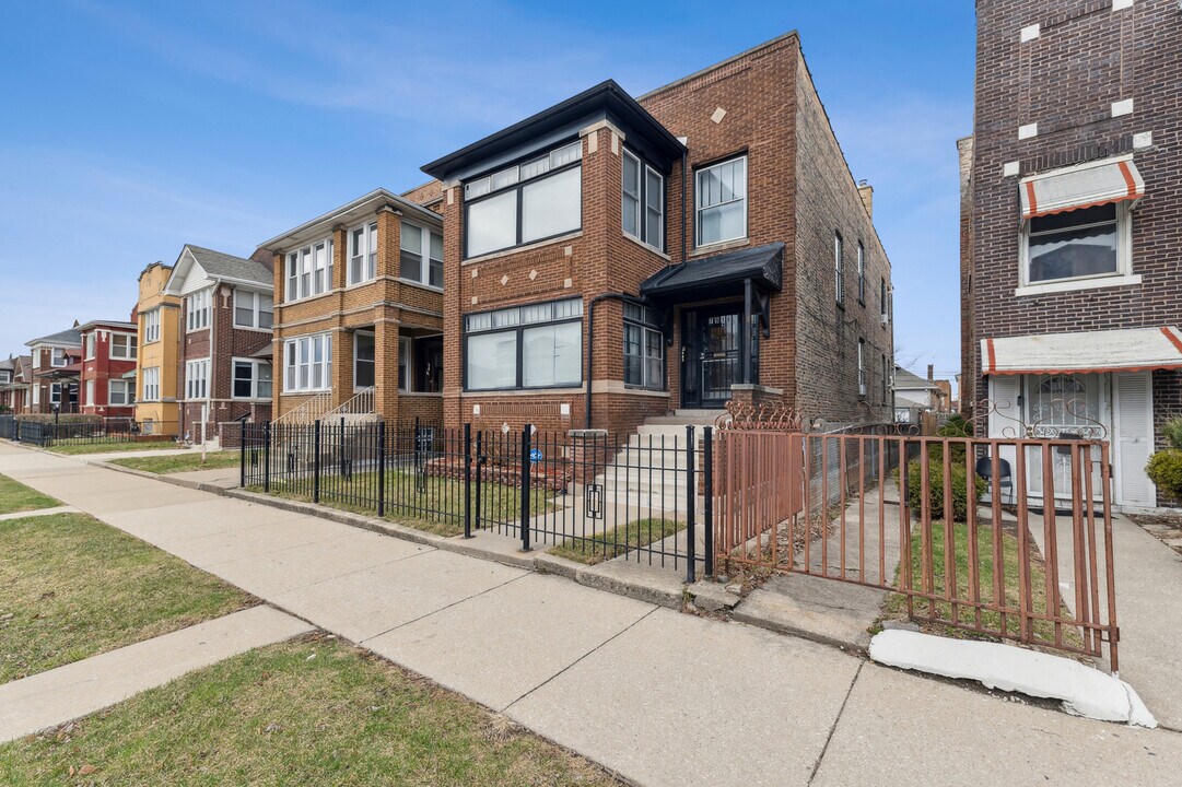 7916 S Throop St in Chicago, IL - Building Photo