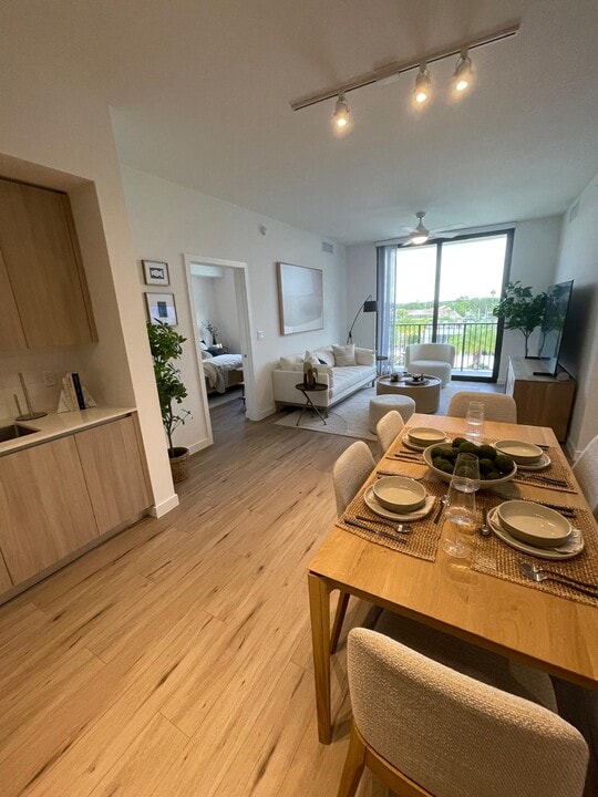 770 W 73rd Pl, Unit B2 in Hialeah, FL - Foto de edificio