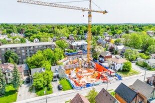 Knossos housing complex in Kitchener, ON - Building Photo