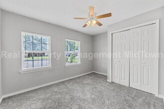 2211 Huntington Dr in Arlington, TX - Building Photo - Building Photo