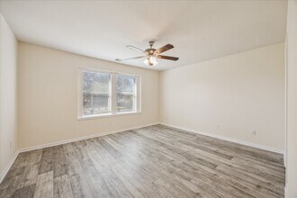 8102 Fisher Glen Ln in Houston, TX - Building Photo - Building Photo