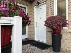 12 Villandry Crescent in Vaughan, ON - Building Photo