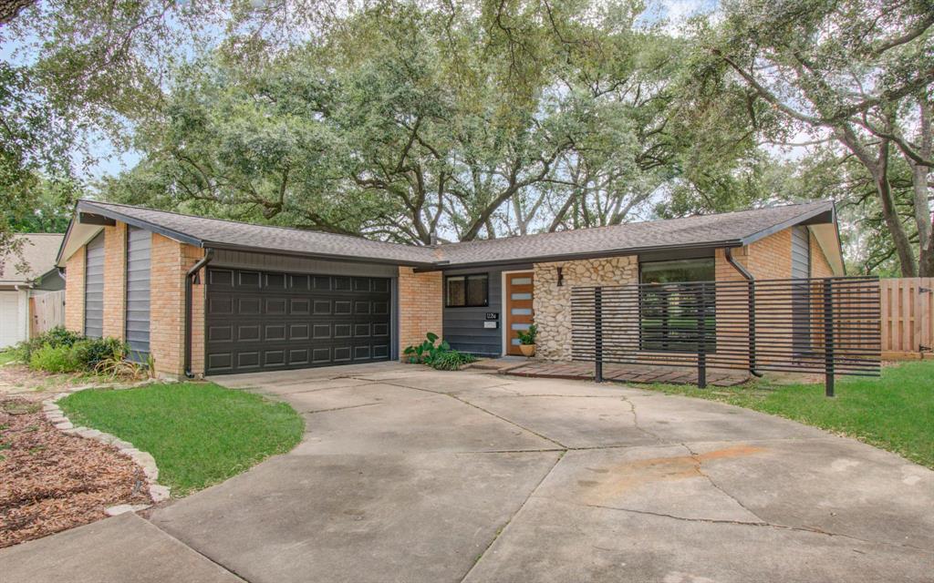 12214 Braewick Dr in Houston, TX - Building Photo