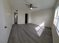 10013 Winding Lake Rd in Sunrise, FL - Building Photo - Building Photo