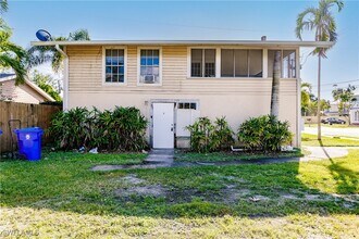 1615 Evans Ave in Ft. Myers, FL - Building Photo - Building Photo