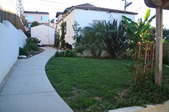 4579 Newport Ave in San Diego, CA - Building Photo - Building Photo