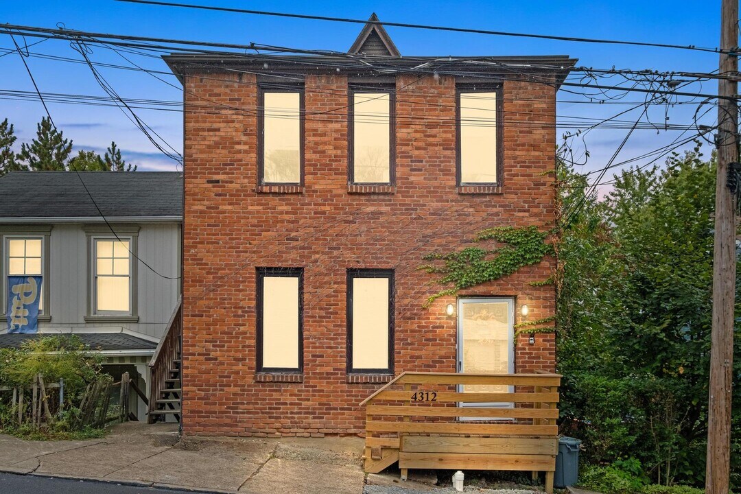 4312 Lydia St in Pittsburgh, PA - Building Photo