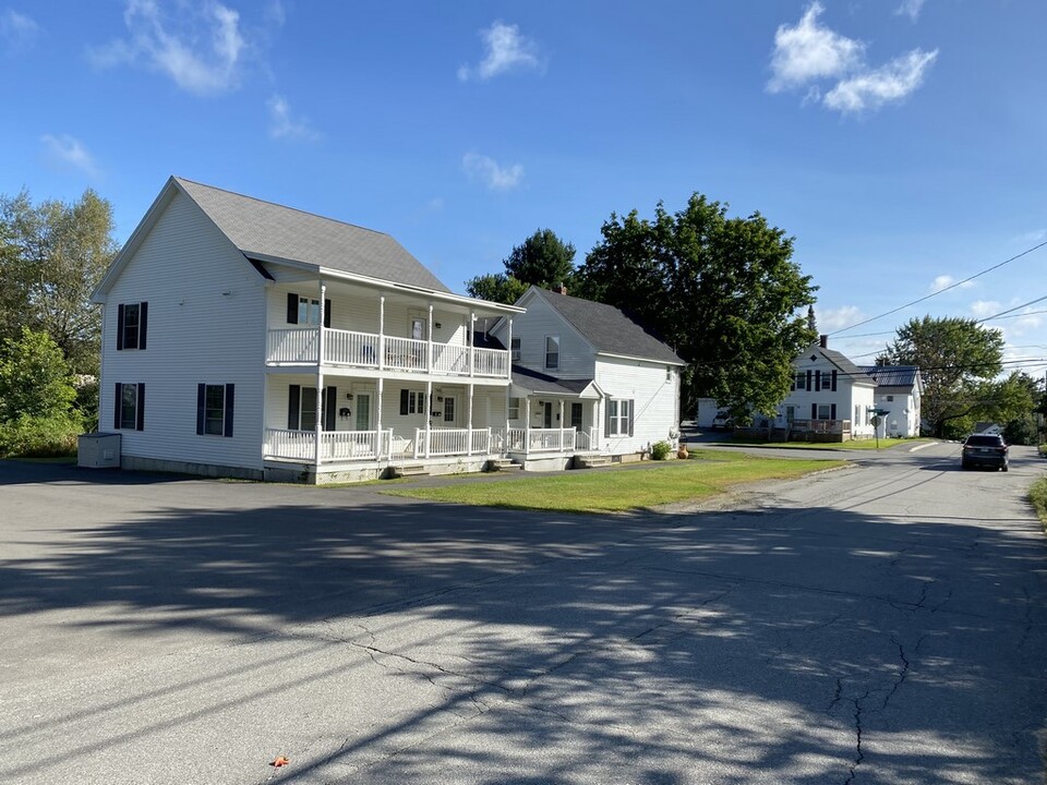 399 Brunswick St in Old Town, ME - Building Photo