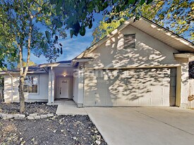 7022 Purple Rdg in San Antonio, TX - Building Photo