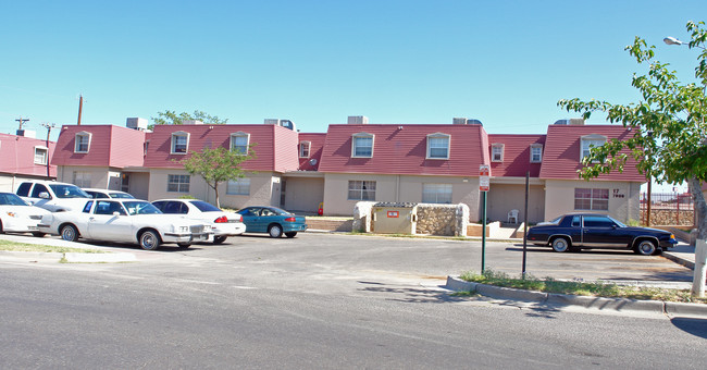 Truman Apartments in El Paso, TX - Foto de edificio - Building Photo