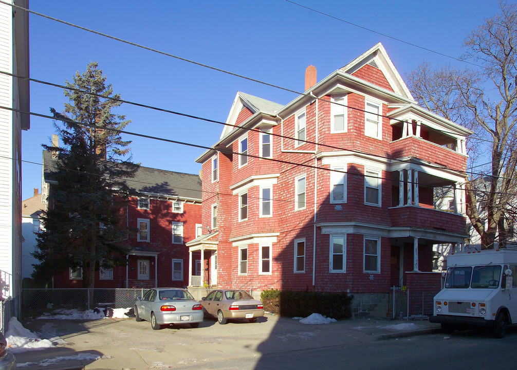 50 Tremont St in Fall River, MA - Building Photo