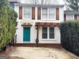 225 Hamilton Ct in Marietta, GA - Building Photo
