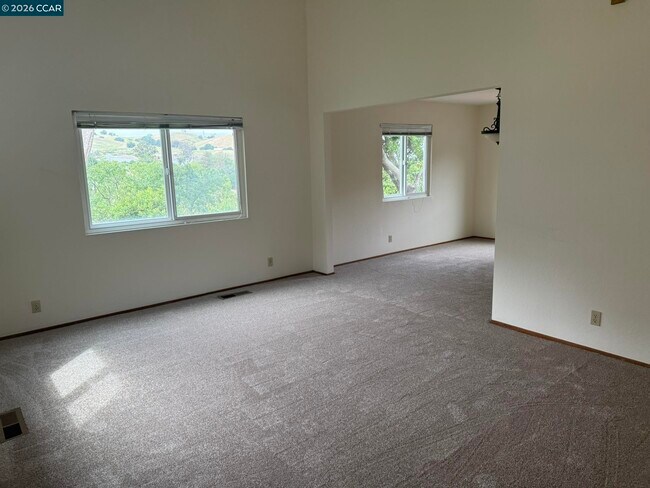 585 Mt Dell Dr in Clayton, CA - Building Photo - Building Photo