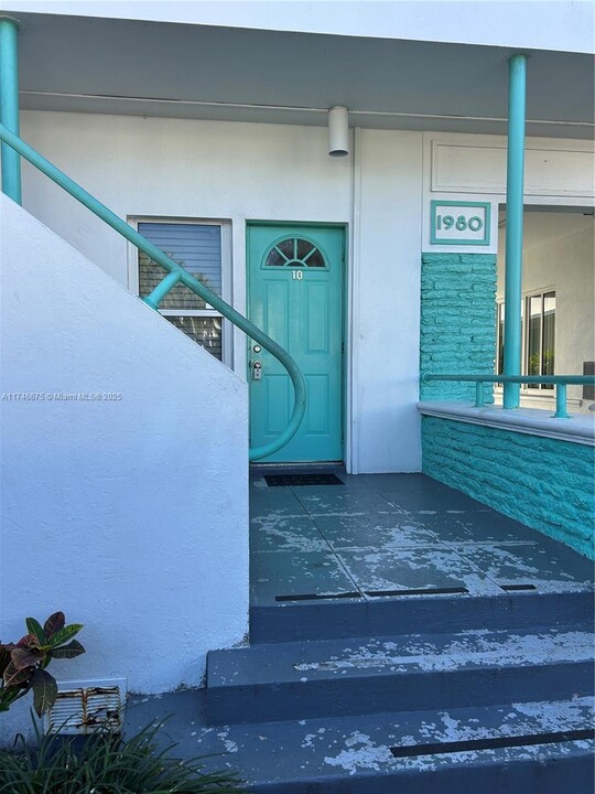 1980 Bay Dr in Miami Beach, FL - Building Photo