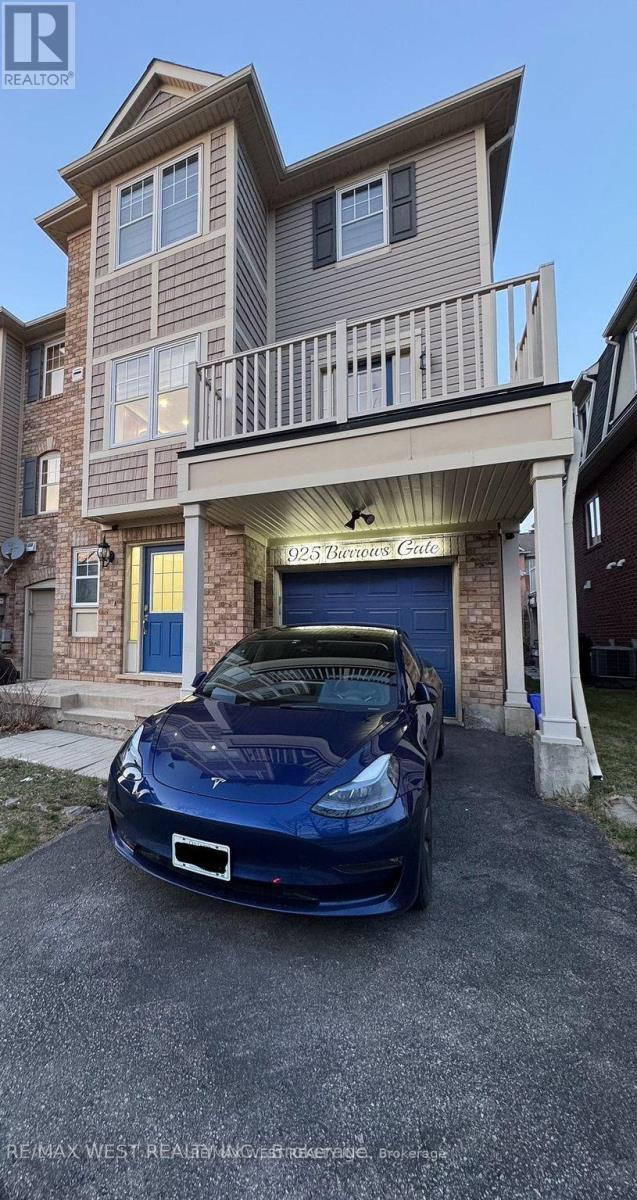 property at 925 Burrows Gate