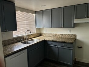 13601 Arroyo Dr in Victorville, CA - Building Photo - Building Photo