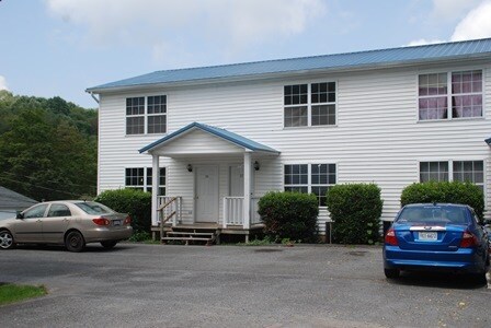 223 Deer Ridge Trail, Unit Apt.C in Tazewell, VA - Building Photo