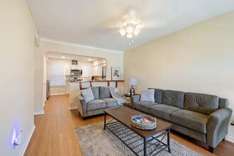 Jackson Properties in Tallahassee, FL - Building Photo - Interior Photo