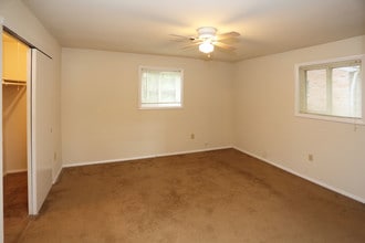 SOUTHAMPTON in Triangle, VA - Building Photo - Interior Photo