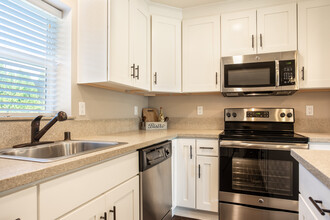 Ramblewood Apartments in Fremont, CA - Building Photo - Interior Photo