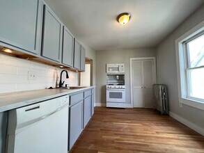 19 Curtis St in Quincy, MA - Building Photo - Building Photo