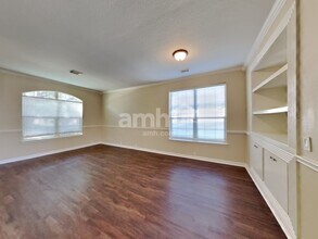 3203 Farrel Hill St in Fresno, TX - Foto de edificio - Building Photo