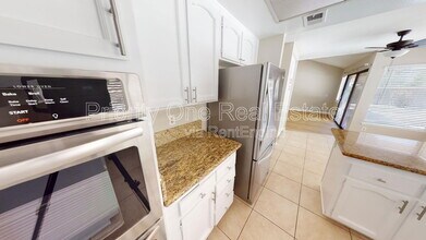 17410 St Andrews Dr in Poway, CA - Building Photo - Building Photo