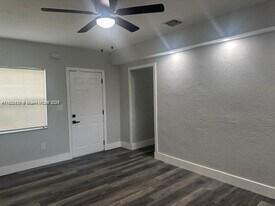 2154 NE 168th St in North Miami Beach, FL - Building Photo