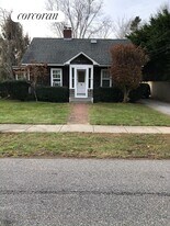 43 Sherrill Rd in East Hampton, NY - Building Photo