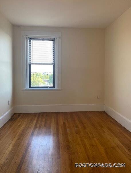881 Massachusetts Ave