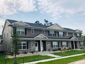 909 16th St NE in Cedar Rapids, IA - Building Photo