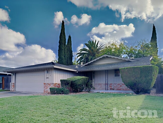 2543 Hastings Way in Fairfield, CA - Building Photo - Building Photo