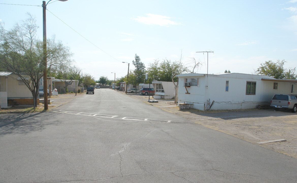 4621 N Fairview Ave in Tucson, AZ - Foto de edificio