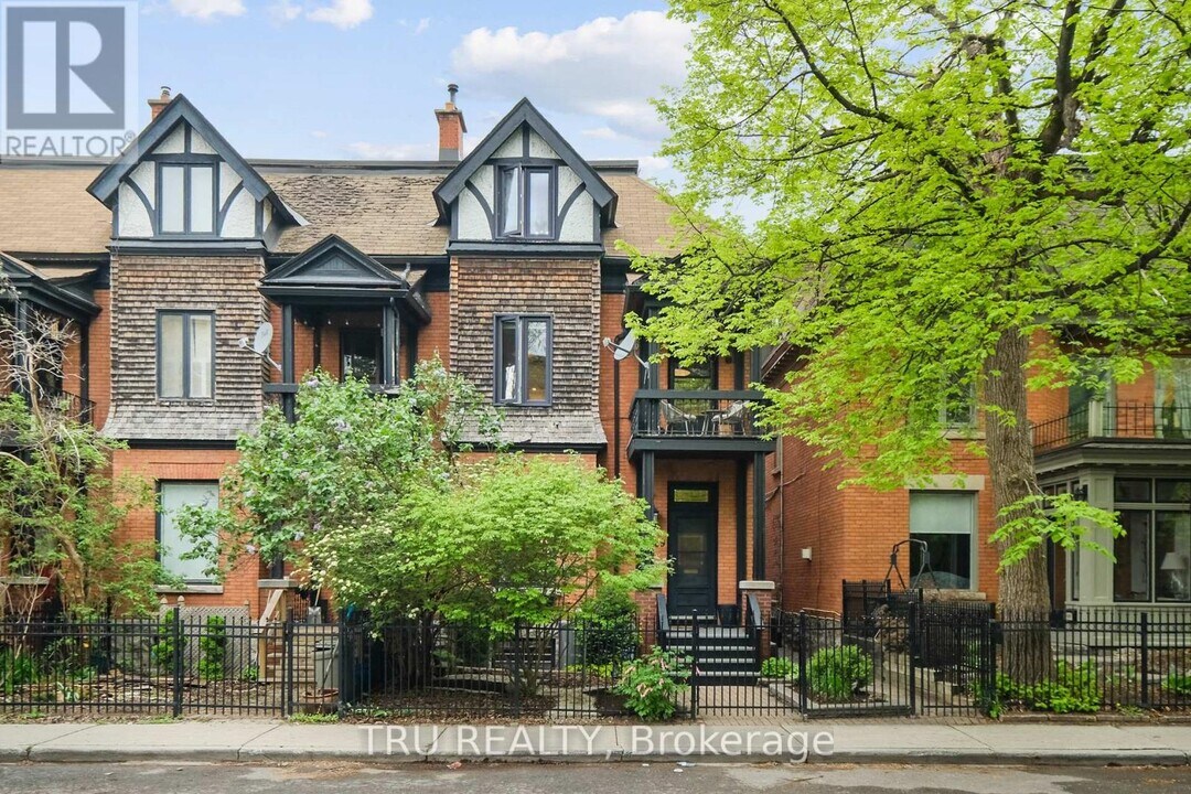 529 Besserer St in Ottawa, ON - Building Photo