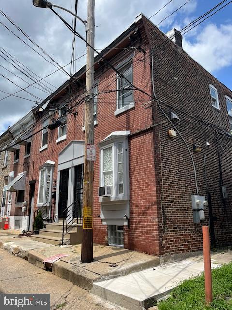 property at 1537 Gillingham St