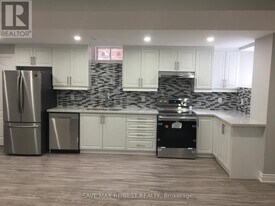 28 Isle Royal Terrace in Brampton, ON - Building Photo