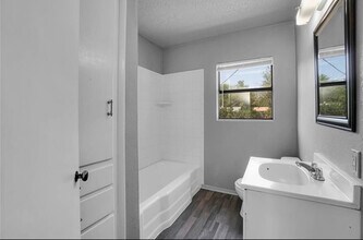 1117 E Cherry St in Altus, OK - Building Photo - Building Photo